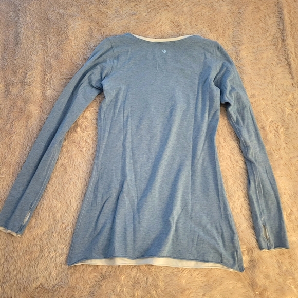 Lululemon Reversable Long-Sleeved Double-layered Top; Size 8 - Picture 3 of 5